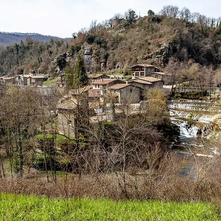 Holiday home Mas Casalliques Masoveria En El Termino De I Pruit Rupit